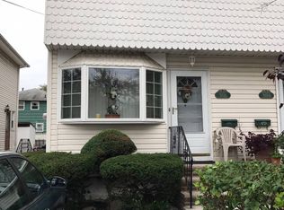 306 Sanilac St, Staten Island, NY 10306