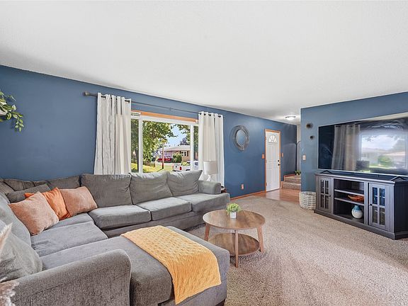 4th image of 218 NW Arlan Dr