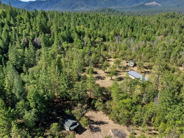 798 Covered Bridge Rd, Rogue River, OR 97537
