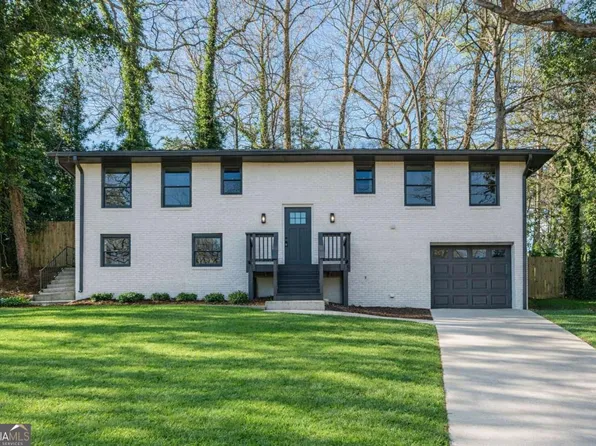 422 Susan Creek Dr, Stone Mountain, GA 30083