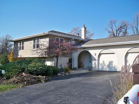 1/2 Acre Lot!