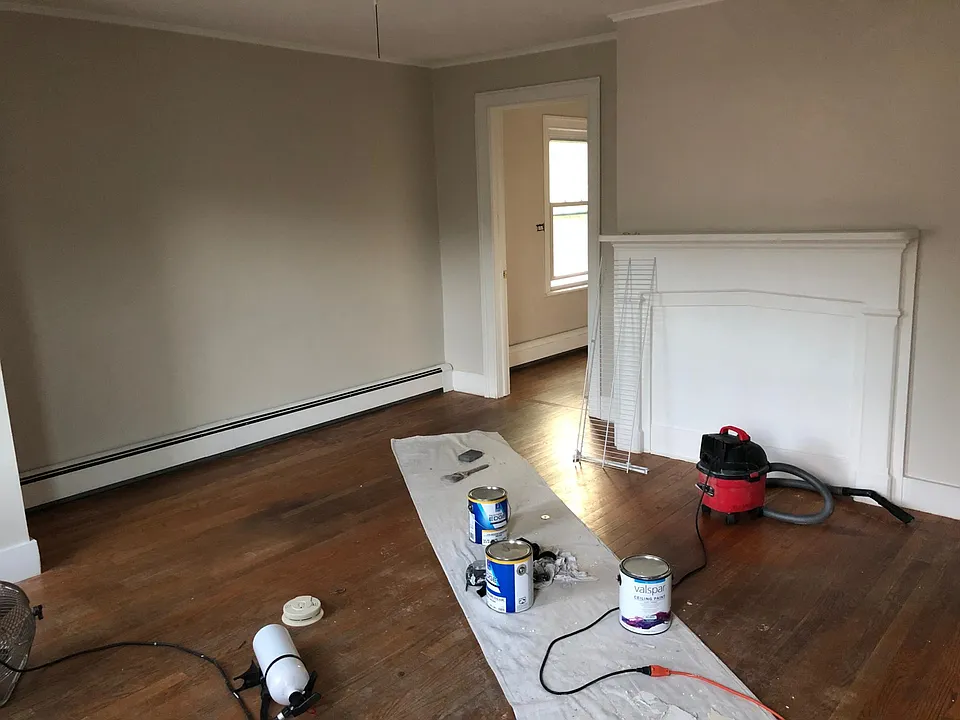 Living Room - fireplace mantel
