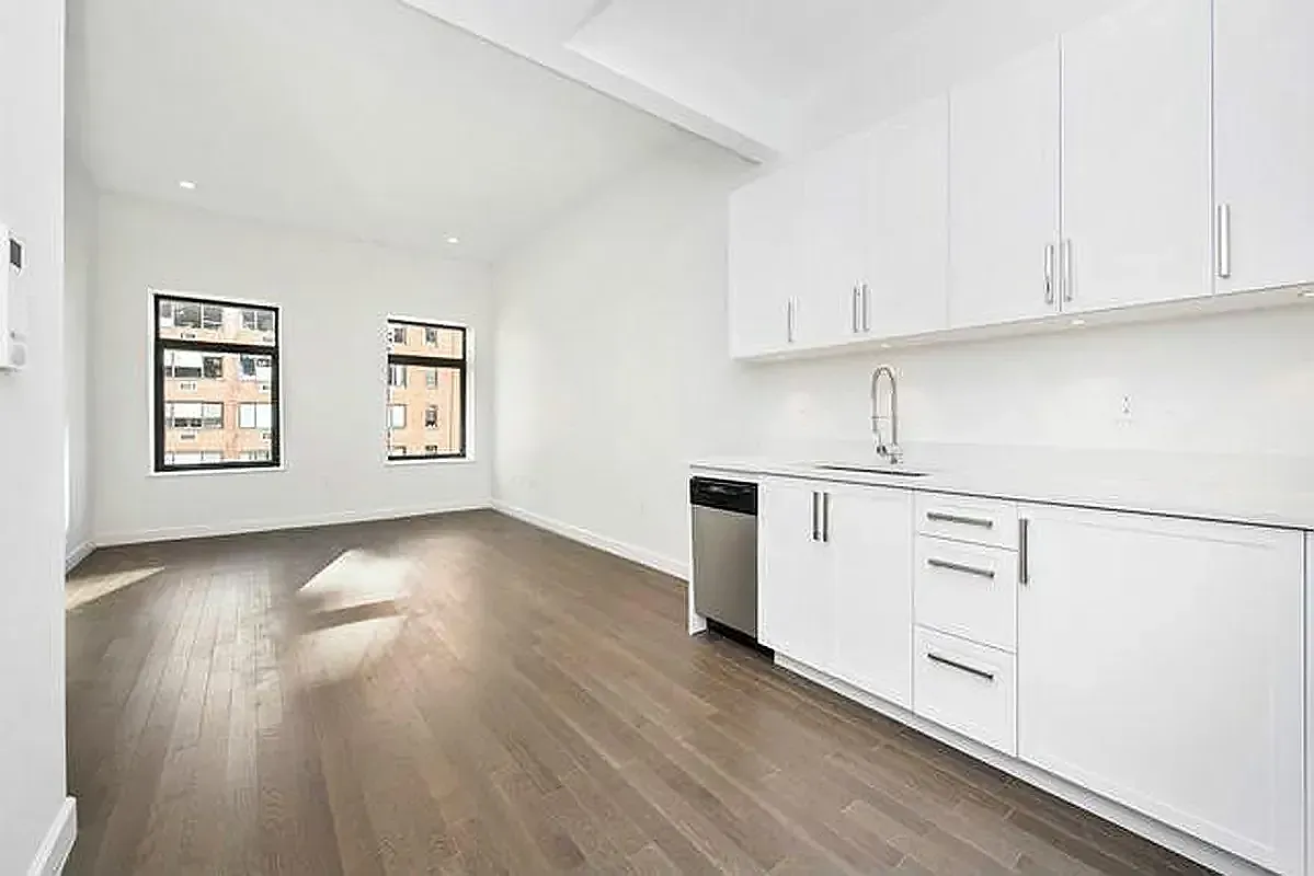44 East End Avenue — Photo 1