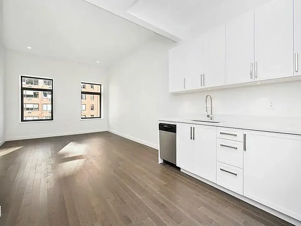 44 E End Ave #5A