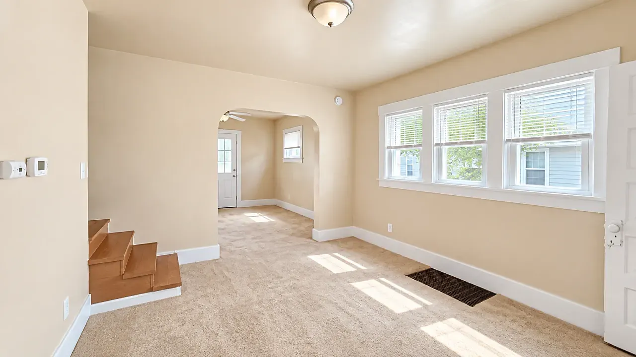 2 bed, 1080 sqft, $900 — Photo 2