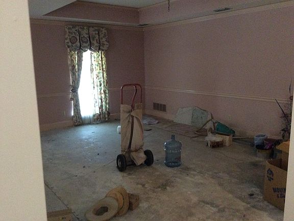 2nd image of 1350 Shores Cir