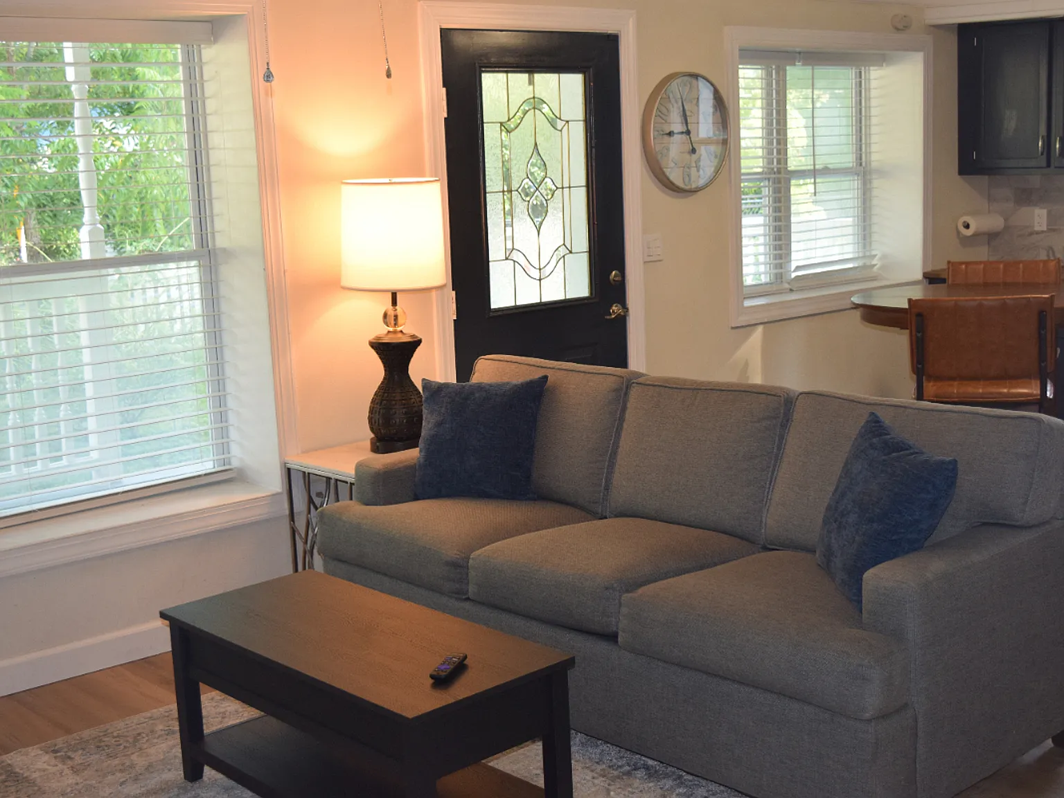 2 bed, 900 sqft, $1,950 — Photo 3