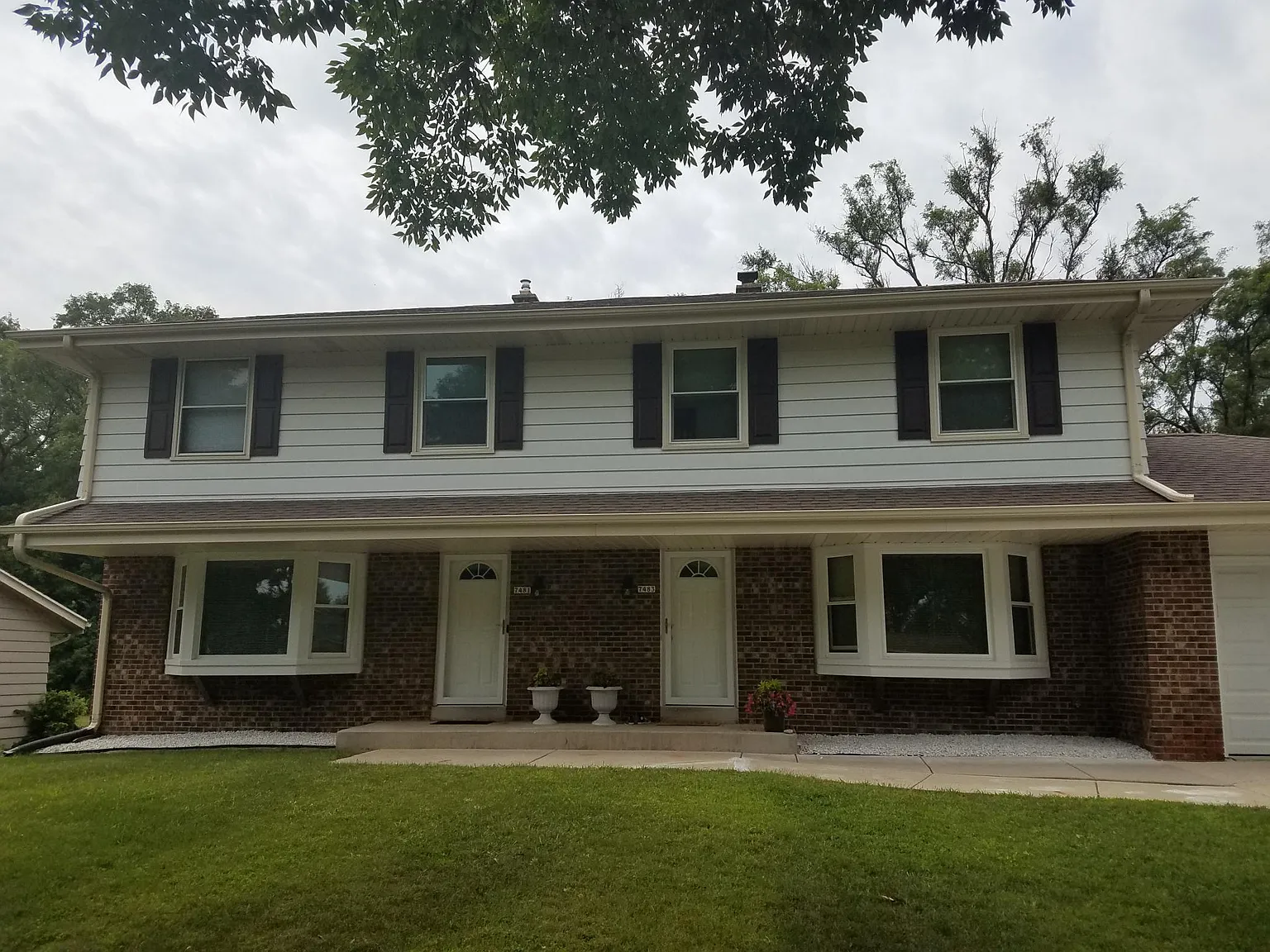 3 bed, 1.5 bath, 1400 sqft, $2,300 — Photo 1