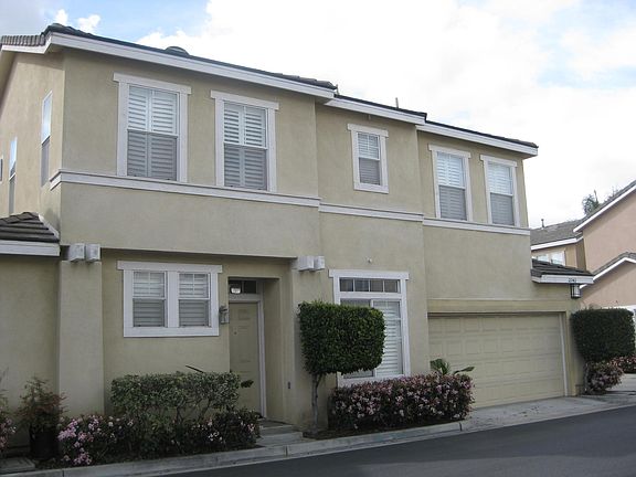 2nd image of 12042 Sycamore Ln