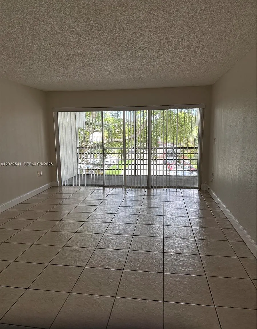 Springcrest Condo — Photo 4