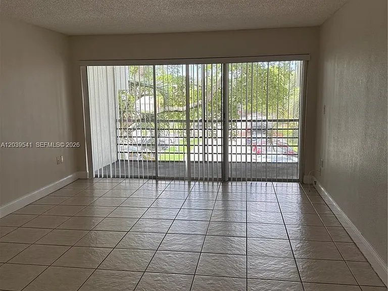 4205 N University Dr #309 — Photo 5