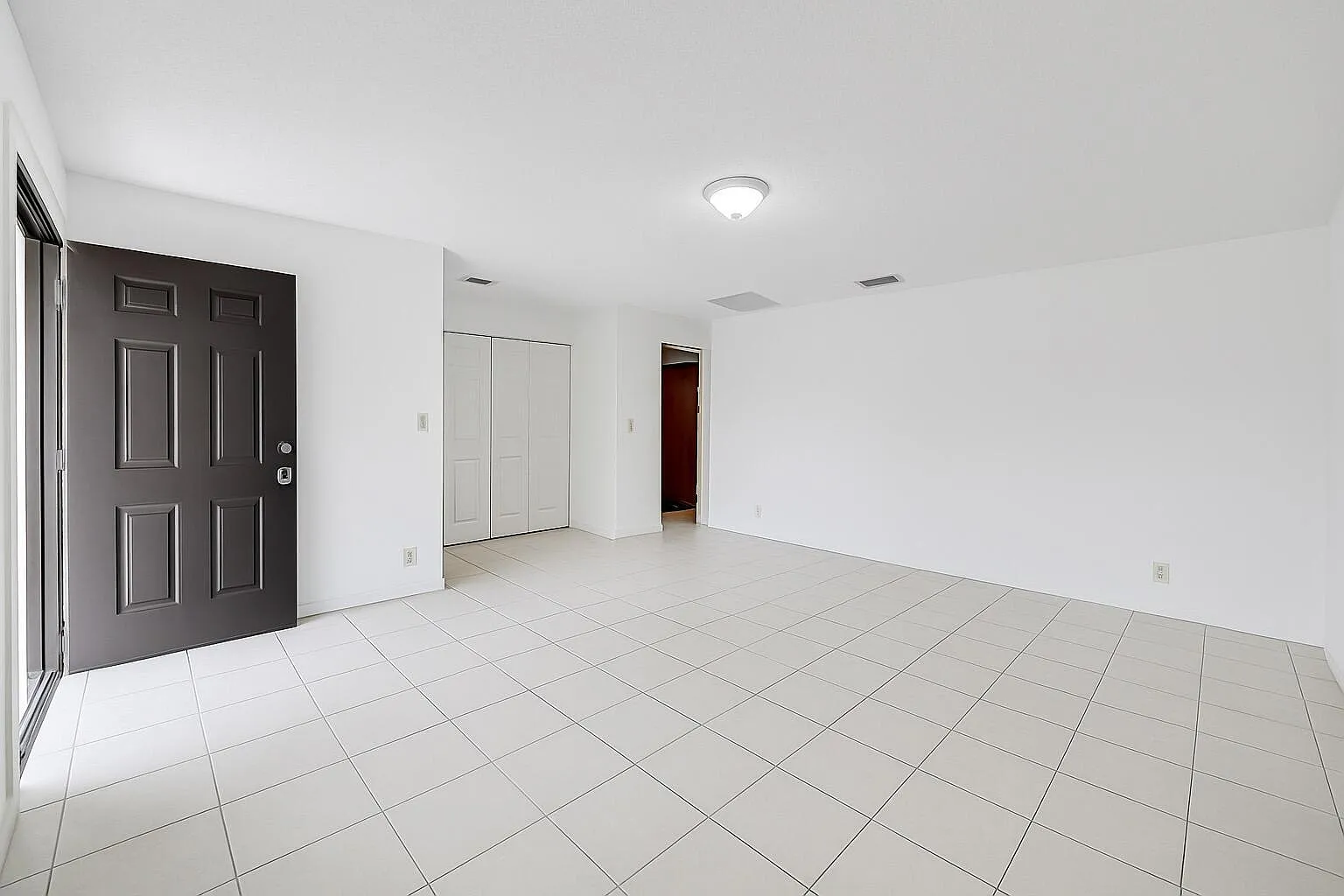 2 bed, 2.0 bath, 890 sqft, $2,100 — Photo 4