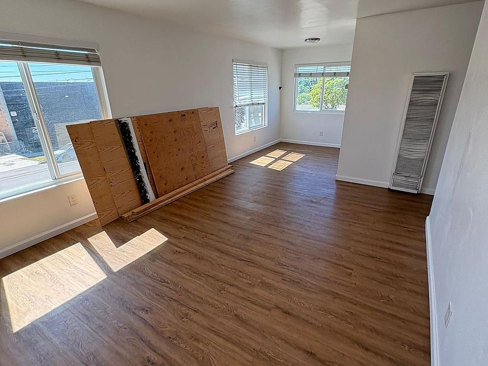 1st image of 1631 B Ave APT 5