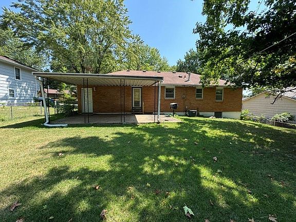 3rd image of 3716 S Greenwich Ln