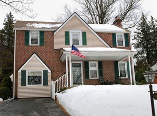 406 Drayton Rd, Oreland, PA 19075