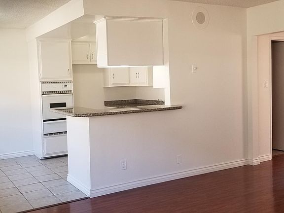 4th image of 1104 S Marengo Ave APT C