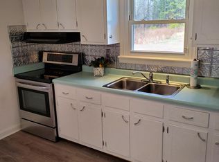 10000 Woodpecker Rd, Chesterfield, VA 23838