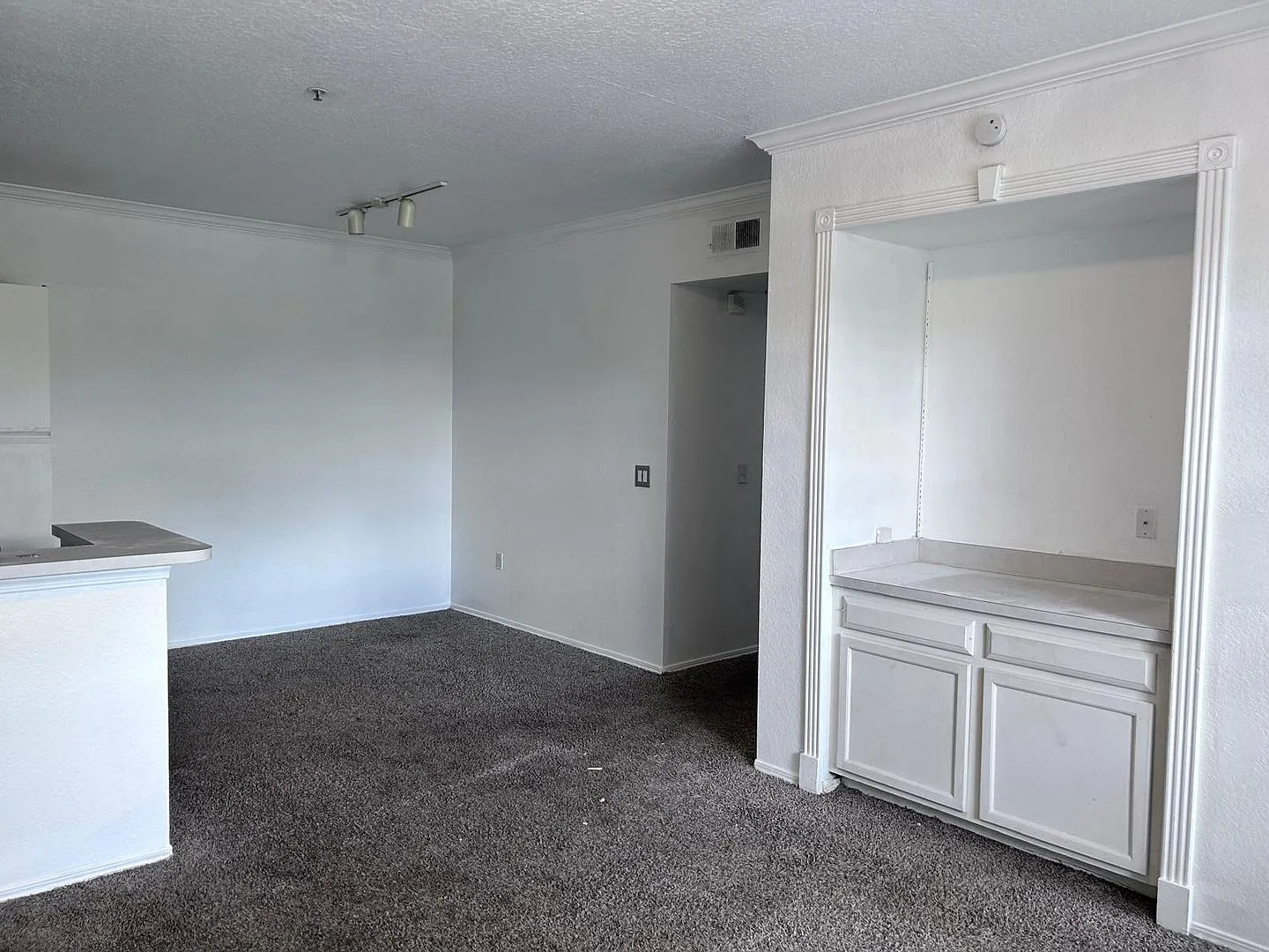 2 Bed/1 Bath Apartment within Madison at Metrowest, Orlando — Photo 3