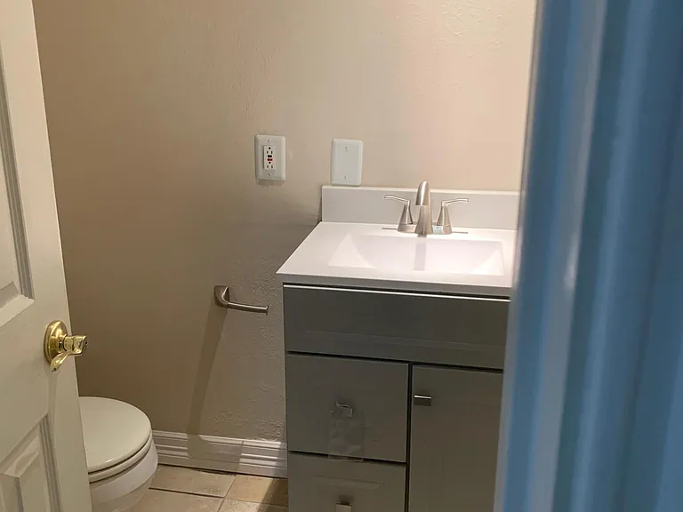 1/2 Bathroom downstairs