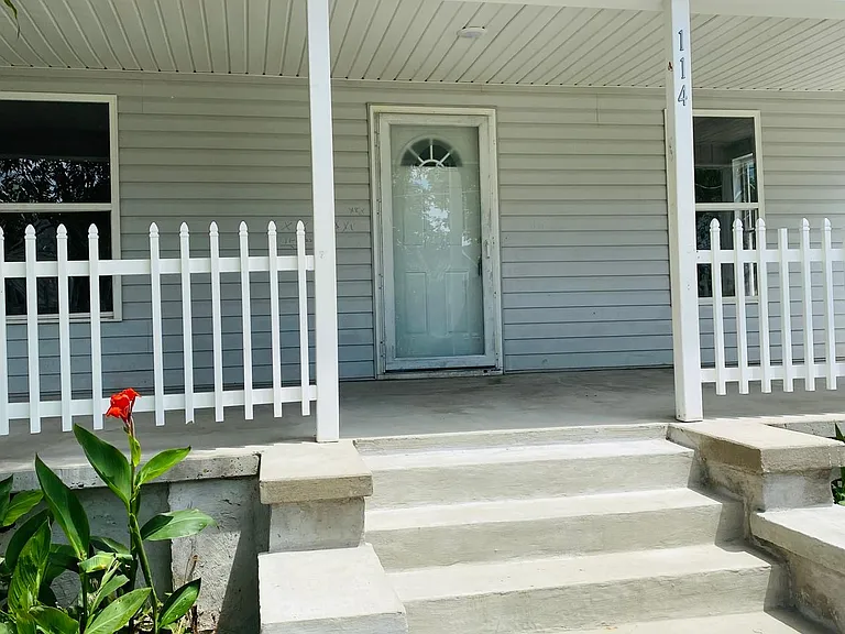 114 Briggs Pl — Photo 4