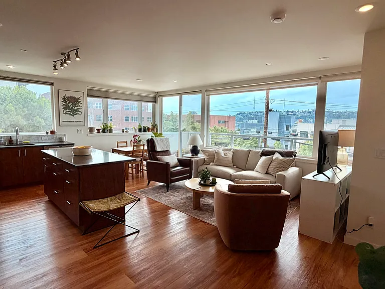 2351 Franklin Ave E #202 — Photo 7
