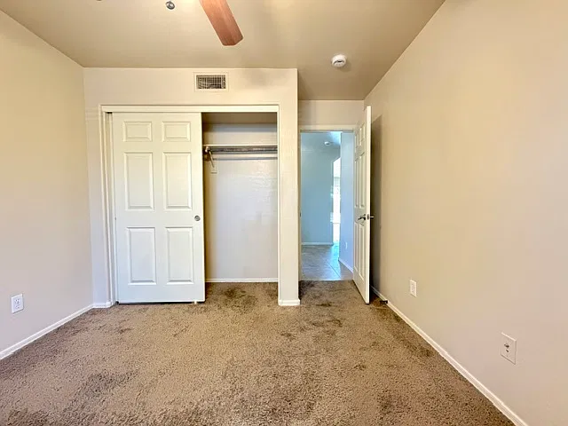 11624 N 151st Ln — Photo 3