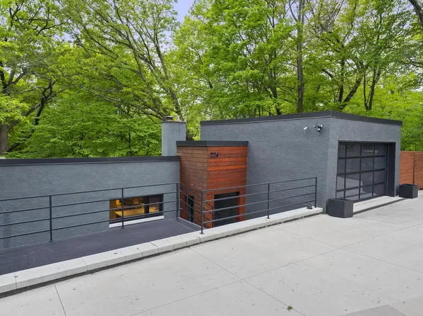 224 Walhalla Rd, Columbus, OH 43202