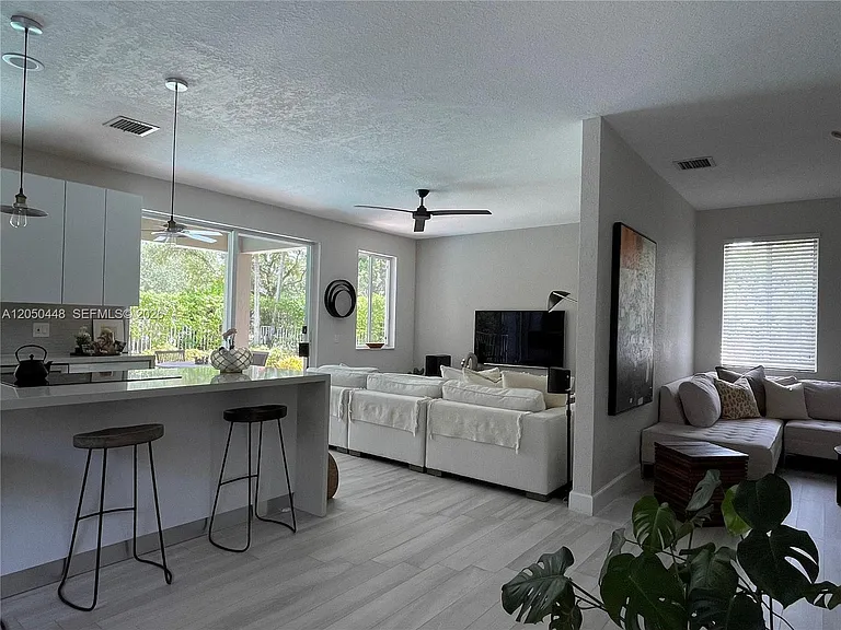 485 Silver Palm Way — Photo 8