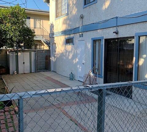 3rd image of 6835 Gentry Ave