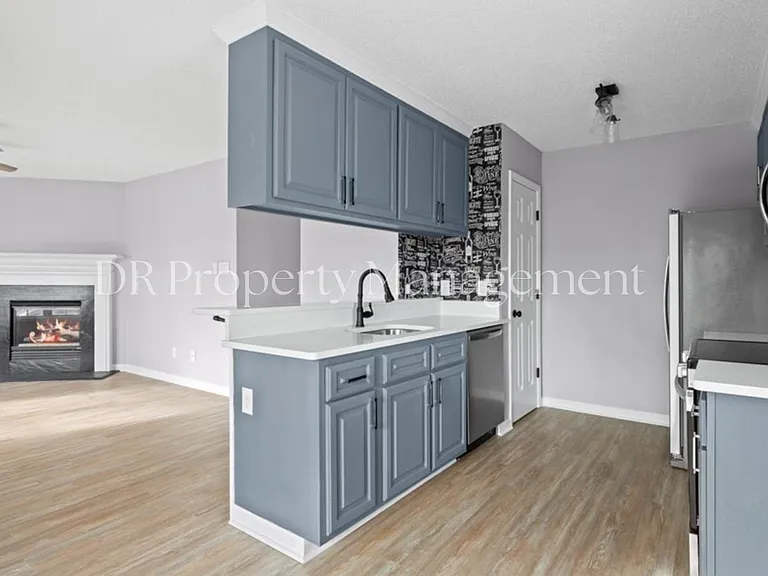 4712 Periwinkle Pl — Photo 6