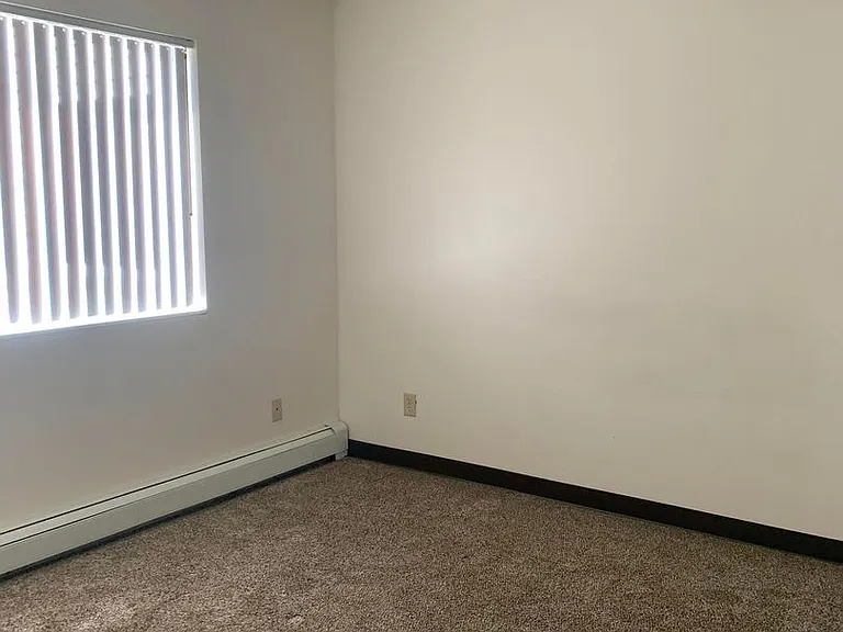 Dakota E & W Apartments — Photo 133