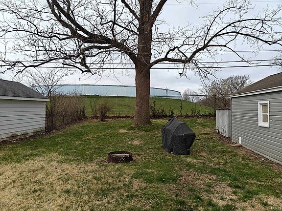 2nd image of 419 Sherwood Ave