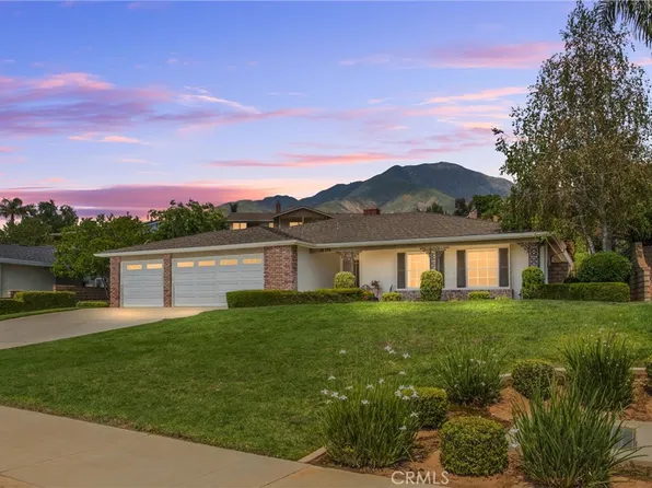 28398 Carriage Hill Dr, Highland, CA 92346