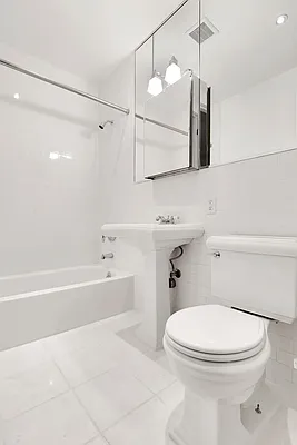 Rented by Cooper & Cooper Real Estate | media 28