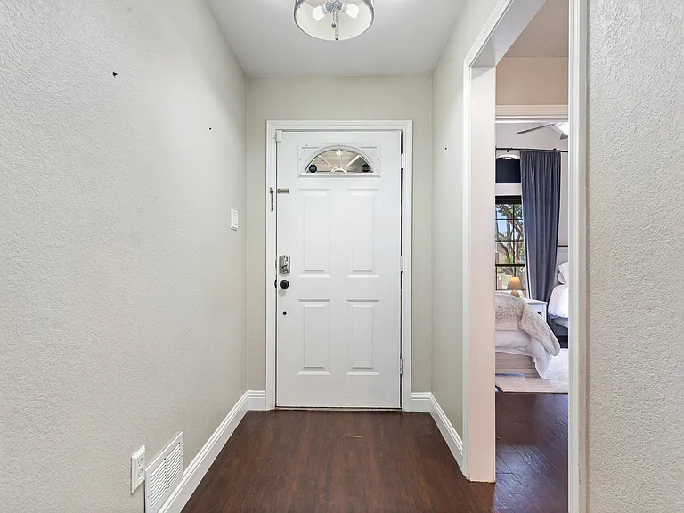 19 Alamosa Dr — Photo 18