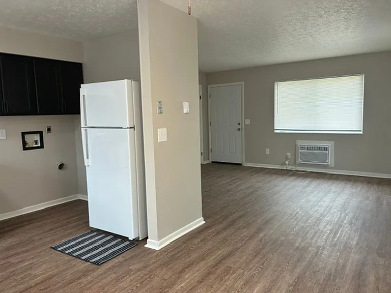 Waynedale Circle Apartments — Photo 53