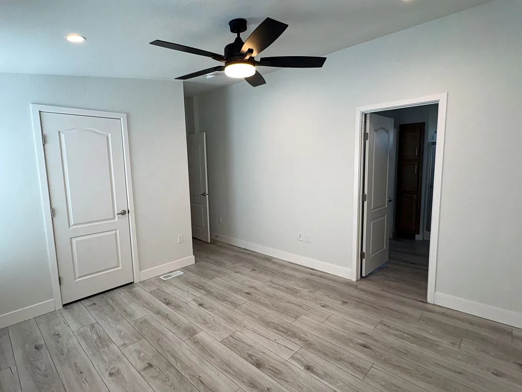 3 bed, 2.0 bath, 1216 sqft, $1,999 — Photo 3