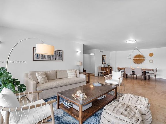 5th image of 199 Ocean Lane Dr APT 310