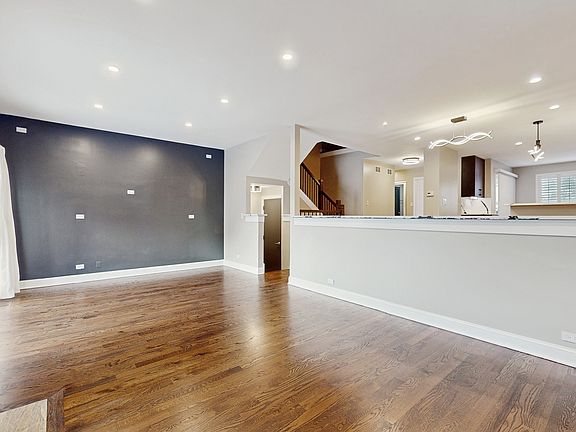 4th image of 1002 Sussex Ln