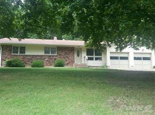703 W Hubble Dr, Marshfield, MO 65706