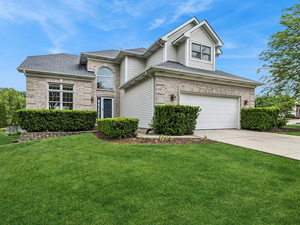 1st image of 615 Wood Creek Dr