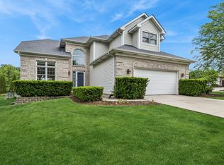 615 Wood Creek Dr, Antioch, IL 60002