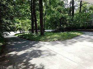 705 Dover Rd, Greensboro, NC 27408