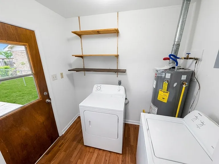 9295 Savanna Dr — Photo 15