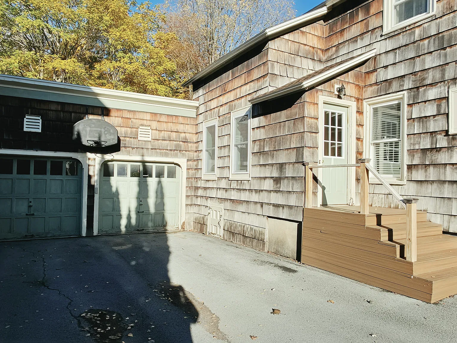3 bed, 1.5 bath, 1918 sqft, $2,150 — Photo 3