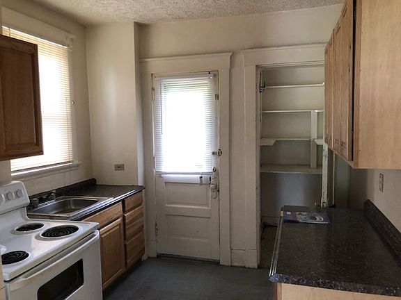 3rd image of 1212 Blanchard Ave