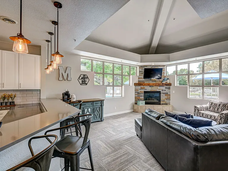 Miramont Apartments — Photo 8