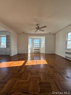 3rd image of 733 E Walnut St