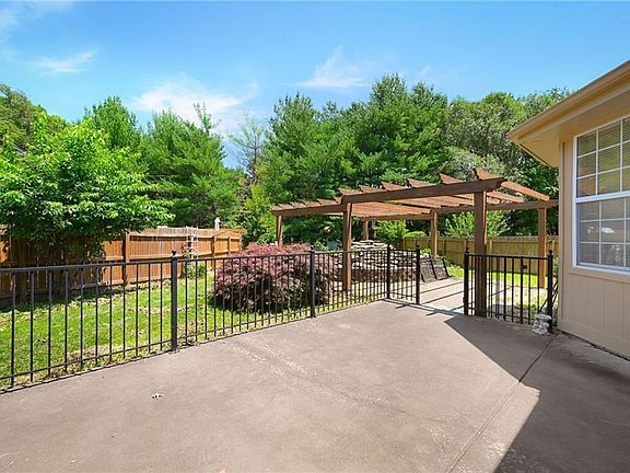 3rd image of 1810 NW Harbor Ct