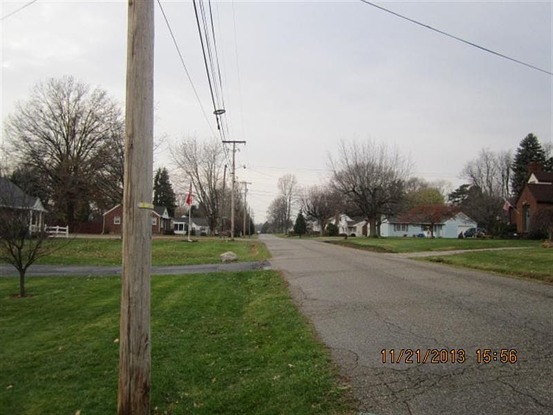 2nd image of 4450 13th St NW